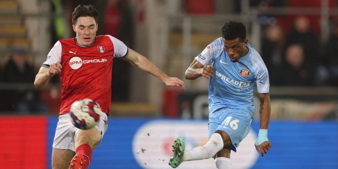 Sheffield Wednesday open talks to sign "wonderful" ace after Beadle