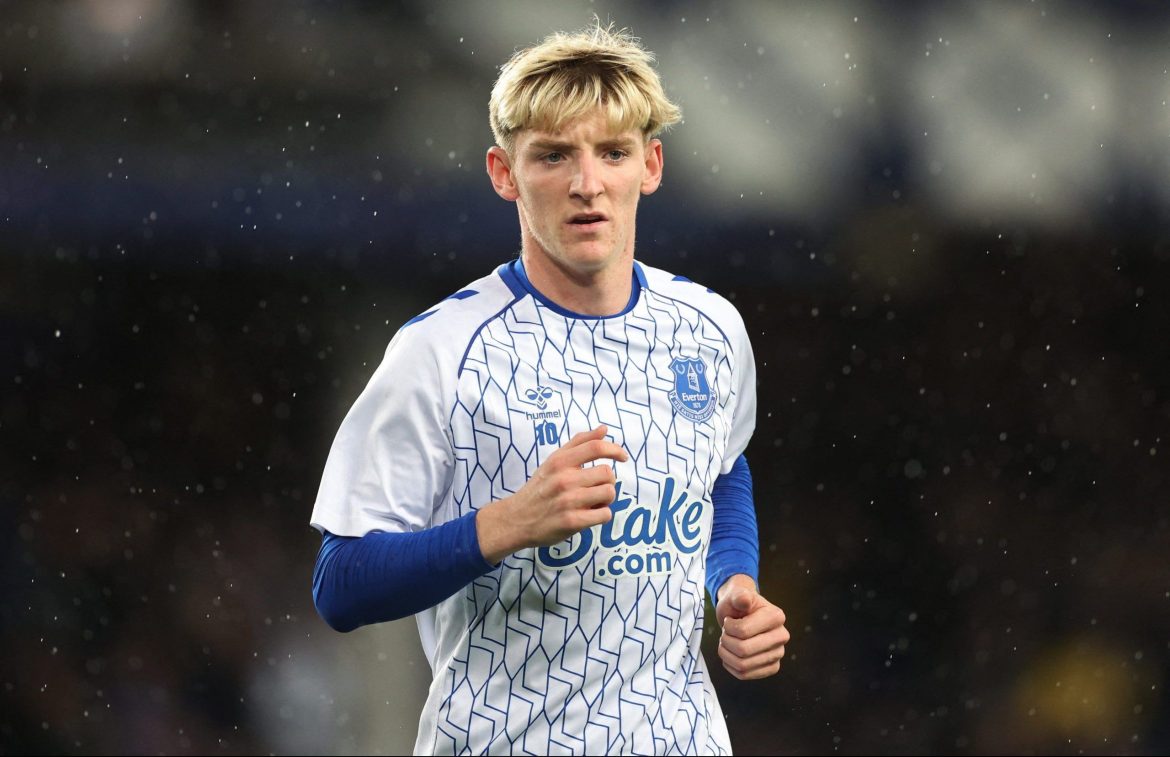Chelsea interest has affected Gordon