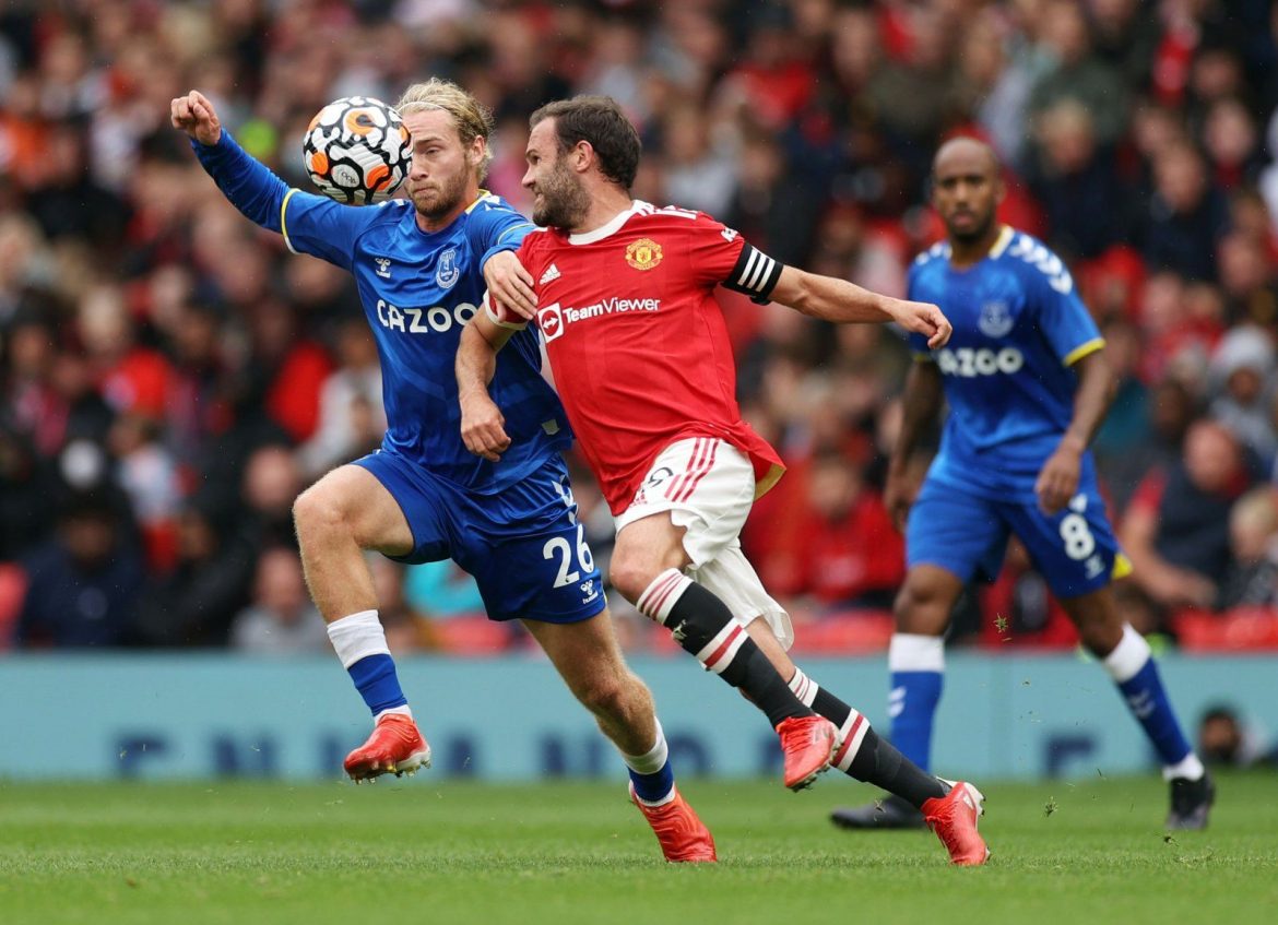 Everton: Joe Thomas stunned by Davies return